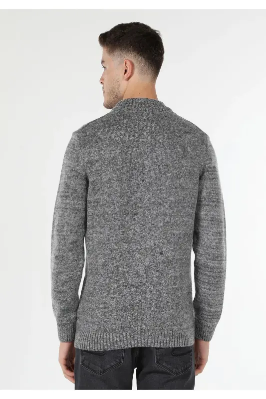 Men's Regular Fit, half-zip grey sweater. - 2