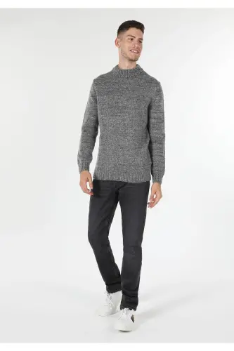 Men's Regular Fit, half-zip grey sweater. - 4
