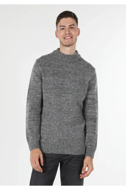 Men's Regular Fit, half-zip grey sweater. - COLIN'S