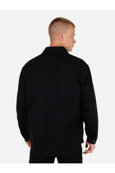 Men's regular fit, long-sleeve black shirt. CL1070137 - 2