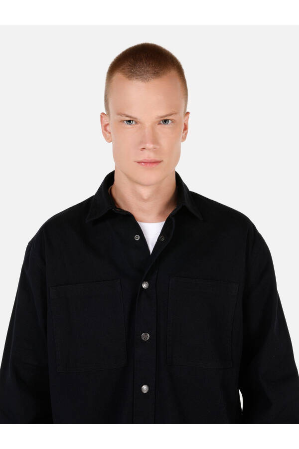 Men's regular fit, long-sleeve black shirt. CL1070137 - 4