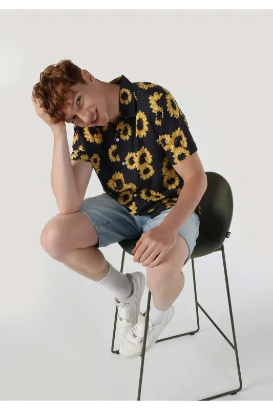 Men's regular fit, printed anthracite short-sleeved shirt - 1