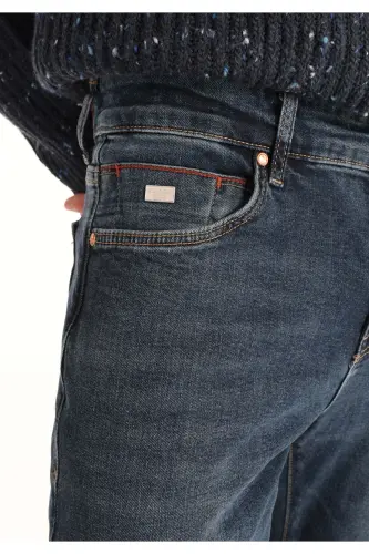 Men's slim fit, low rise, straight leg jean trousers. - 5