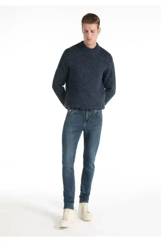 Men's slim fit, low rise, straight leg jean trousers. - COLIN’S