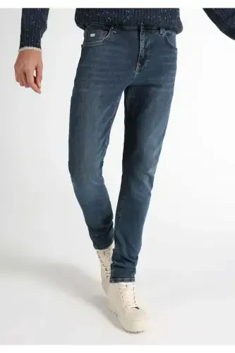 Men's slim fit, low rise, straight leg jean trousers. - 4