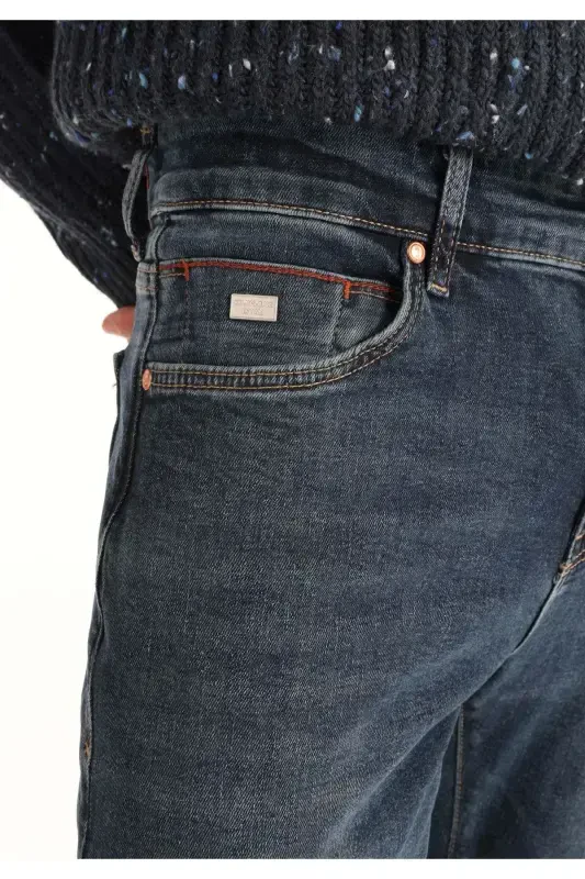 Men's slim fit, low rise, straight leg jean trousers. - 5