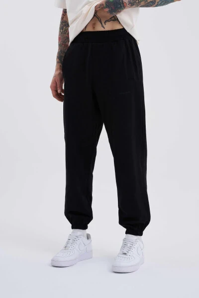 Men's Solid Color Basic Relaxed Jogger Black Sweatpants - MACHINIST