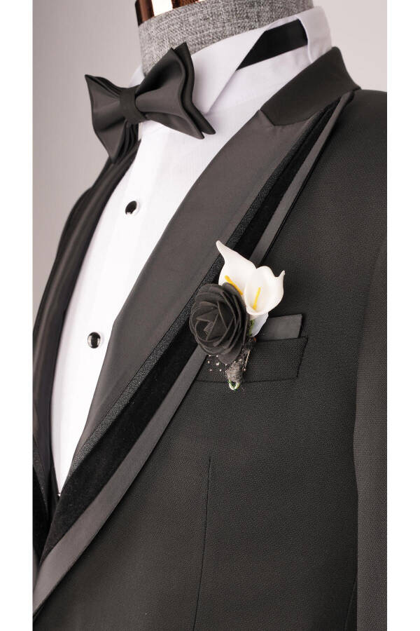 Men's Tuxedo Suit with Swallowtail Collar - 4