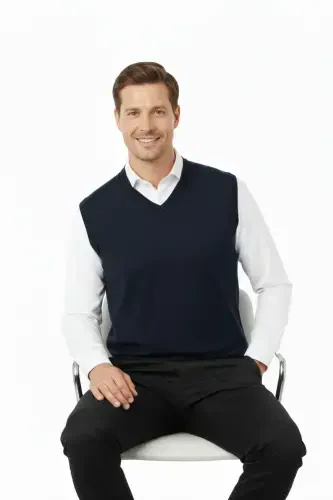 Men's V-Neck Solid Color Classic Model Relaxed Fit Regular Fit Fine Wool Knit Sweater - 3