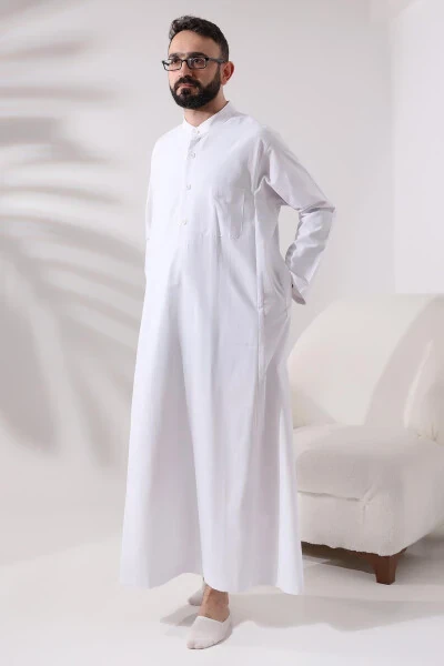 Men's White Floor-Length Thawb for Hajj and Umrah - IHVAN ONLINE (1)