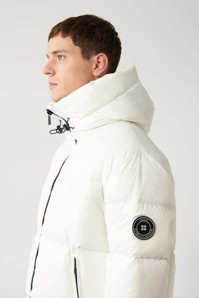 Men's white long puffer coat, duck down, water repellent, windproof, hooded, comfort fit. - AVVA (1)