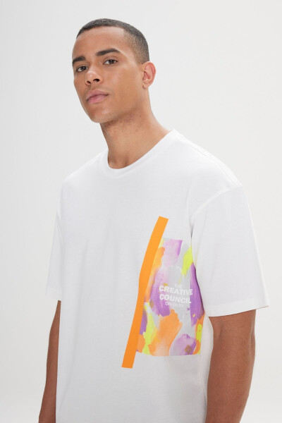 Men's White Loose Fit Oversized 100% Cotton Soft Touch Printed Crew Neck T-Shirt - 11