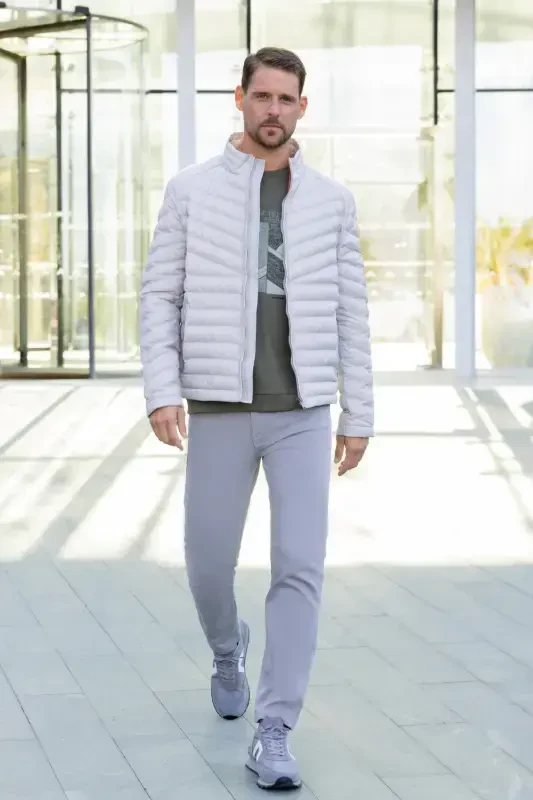 Men's White Water-Repellent Windproof Dynamic Fit Relaxed Fit Puffer Jacket - 4