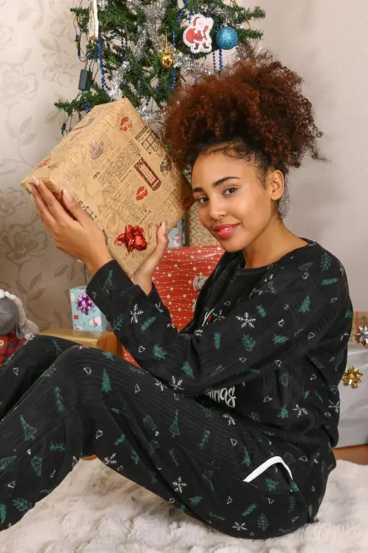 Merry Christmas Welsoft Polar Women's Pajama Set 8514 - 11