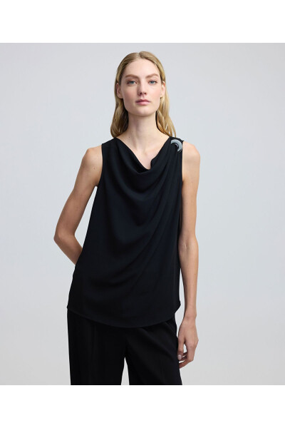 Metal aksesuarlı bluz - İPEKYOL (1)