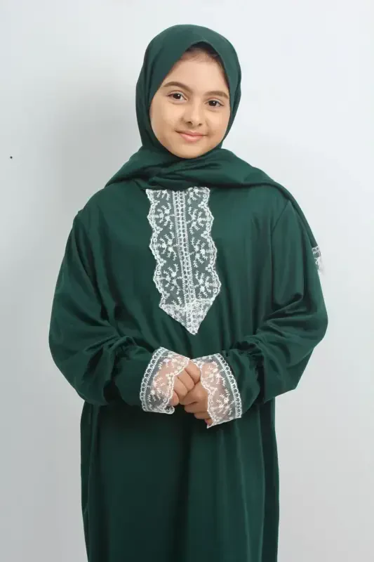 Mevsimlik Kız Çocuk Orta Boy Şık Namaz Elbisesi, Genç Ferace, Terletmeyen Namaz Kıyafeti-YEŞİL - KUTAY COLLECTION