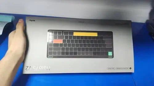 Механическая игровая клавиатура Nuphy Halo75 V2, 75% беспроводная клавиатура с горячей заменой Bluetooth, 83 клавиши с RGB-подсветкой, поддержка Bluetooth/2,4 ГГц/USB-C - черный малиновый переключатель - 1