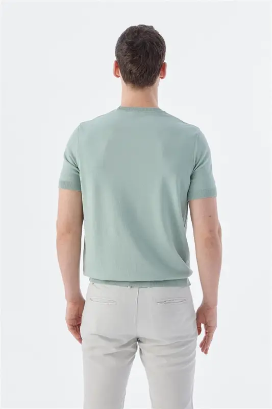 Мятная белая трикотажная футболка slim fit с круглым вырезом и узором. - 4