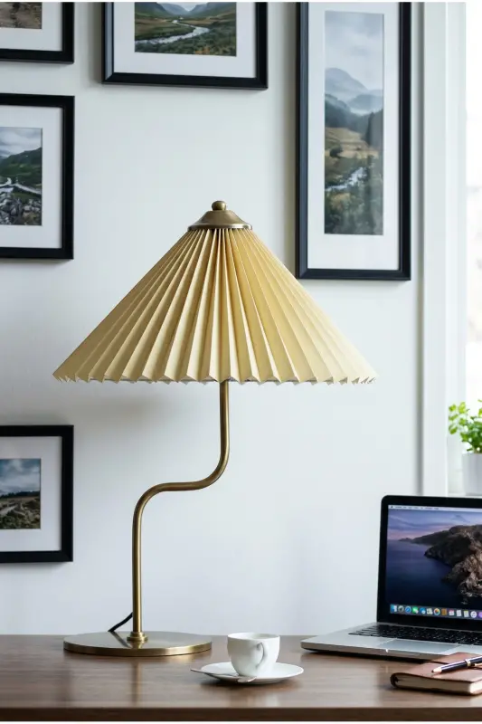 Michigan | Antique Matte Gold Metal Lampshade – Cream Crushed Fabric - Antique Matte Gold - Cream - VINNER
