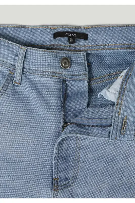 Mid-rise, relaxed fit, straight leg blue men's jeans. - 6