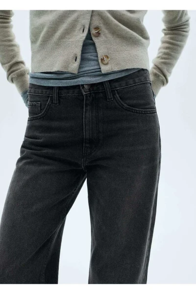 Mid Rise Straight Leg Jean - 7