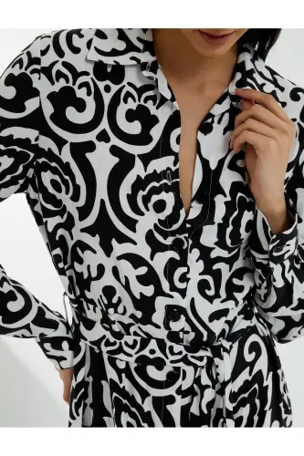 Midi-Hemdkleid aus Viskose mit ethnischem Muster, Gürtel und Knöpfen, lange Ärmel - Schwarz gemustert - 5