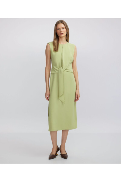 Midi dress with a tie at the waist - 11