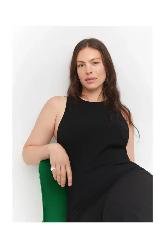 Midi-dress with slit-Black - 7