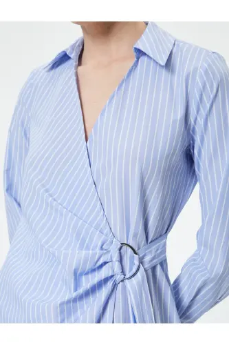 Midi-Hemdkleid mit langen Ärmeln, Wickeloptik und Metallaccessoires, Standard-Schnitt - Blau gestreift - 5