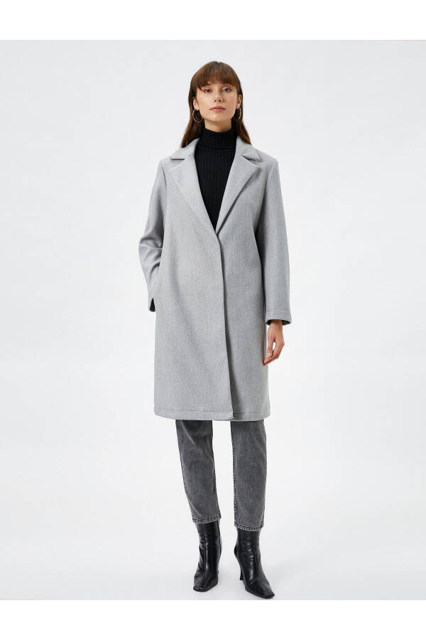 Midi length, wool coat. - 2