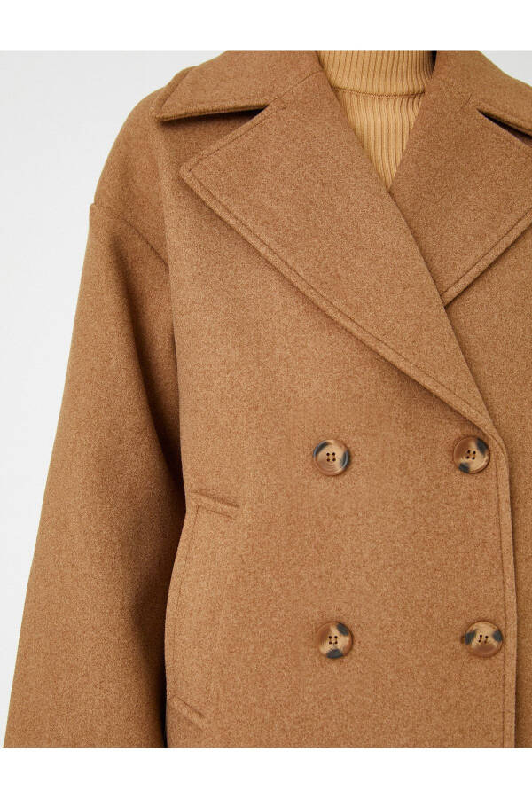 Midi length, wool coat, double-breasted, buttoned. - 5