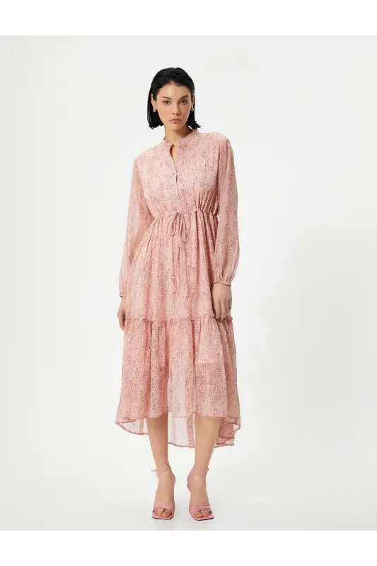 Midi-Chiffonkleid mit asymmetrischem Schnitt, Taillenbindung und Knöpfen - Rosa gemustert - 3