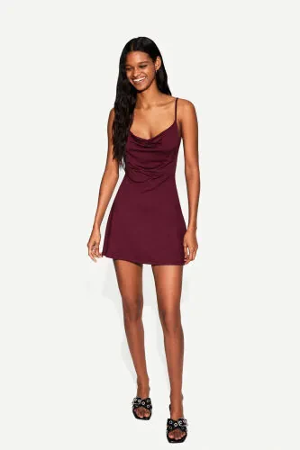 Мини-платье с декольте - BERSHKA