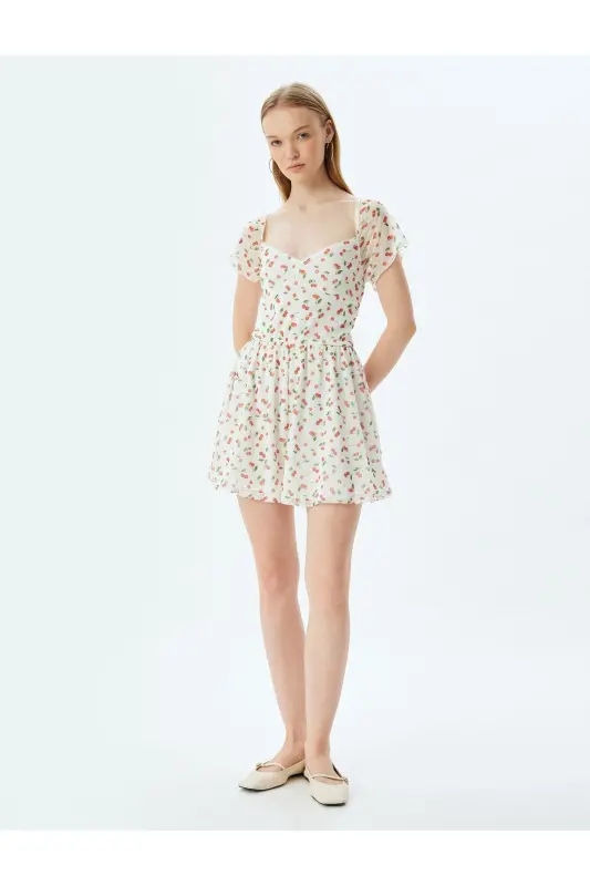 Mini-Tüll-Salopet-Jumpsuit mit KirscModazoneuster, U-Ausschnitt und kurzen Ärmeln - Ecru Gemustert - 3