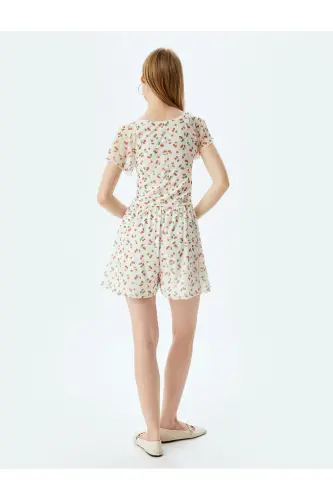 Mini-Tüll-Salopet-Jumpsuit mit KirscModazoneuster, U-Ausschnitt und kurzen Ärmeln - Ecru Gemustert - 4