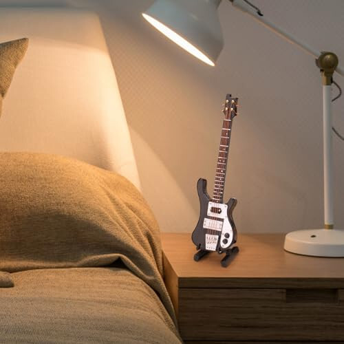 Minyatür Bas Gitar, Siyah Minyatür Bas Gitar Gitar Replikası Stand ve Kılıfı ile Enstrüman Modeli Süsler Kitaplık, Masa, Sehpa ve Müzik Odası Gibi Yerlere Dekorasyon Amaçlı Yerleştirilebilir - 3