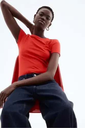 Modal aralashmali va Ribana detalli futbolka - Qizil - H&M (1)