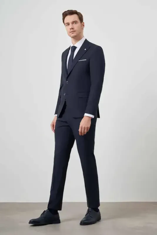 Modazone Erkek Lacivert Yünlü Platinium Düz Desen Slim Fit Sivri Yaka Takım Elbise - MORVEN