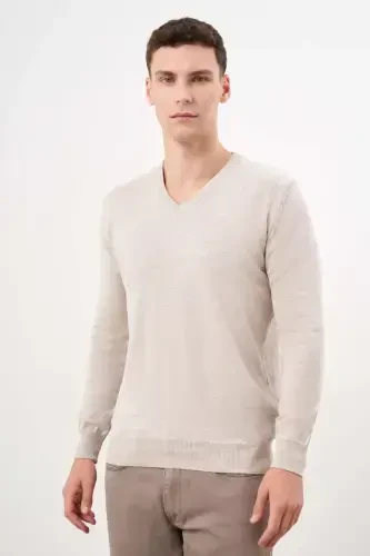 Modazone Men's Beige Basic V-Neck Dynamic Fit Relaxed Fit Knitwear 