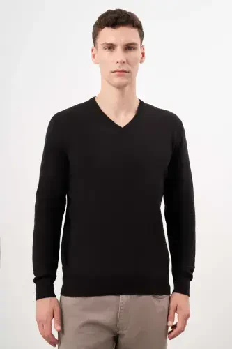 Modazone Men's Black Basic V Neck Dynamic Fit Comfort Cut Knitwear 