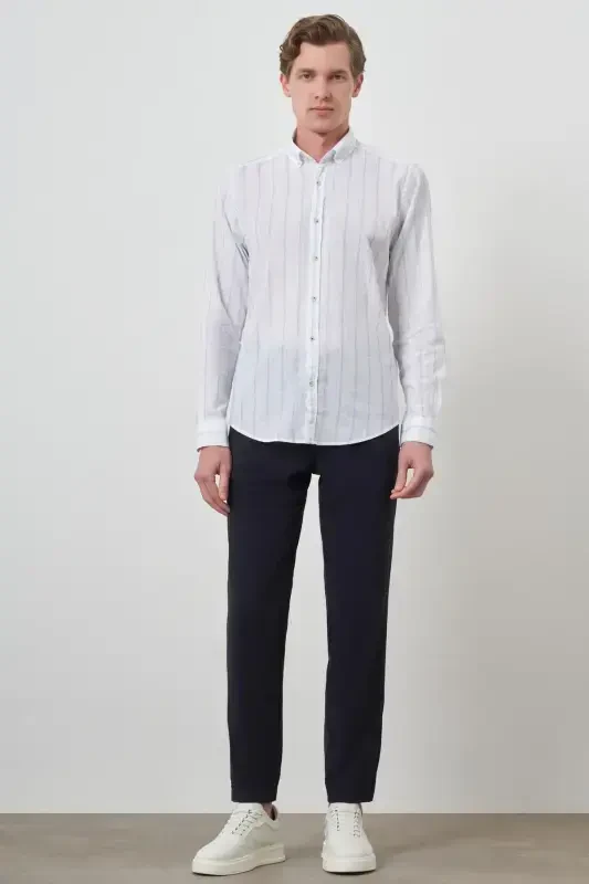 Modazone Men's Lt. BLUE Linen Dynamic Fit Button-Down Collar Shirt - 2