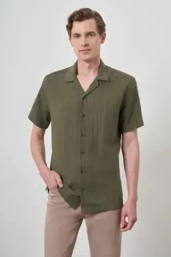 Modazone Мужская рубашка цвета хаки из льна, прямого кроя, с коротким рукавом и воротником апаш. - 3