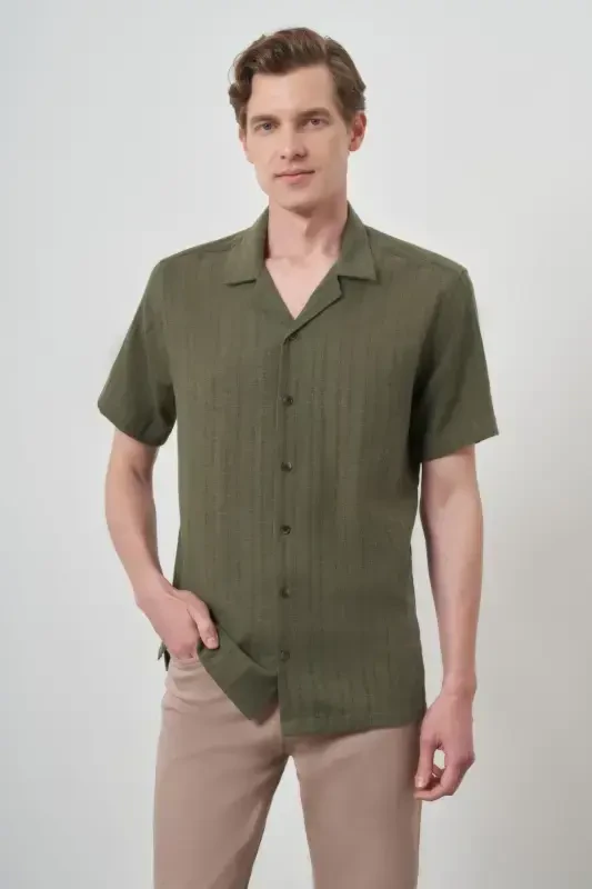 Modazone Мужская рубашка цвета хаки из льна, прямого кроя, с коротким рукавом и воротником апаш. - 3