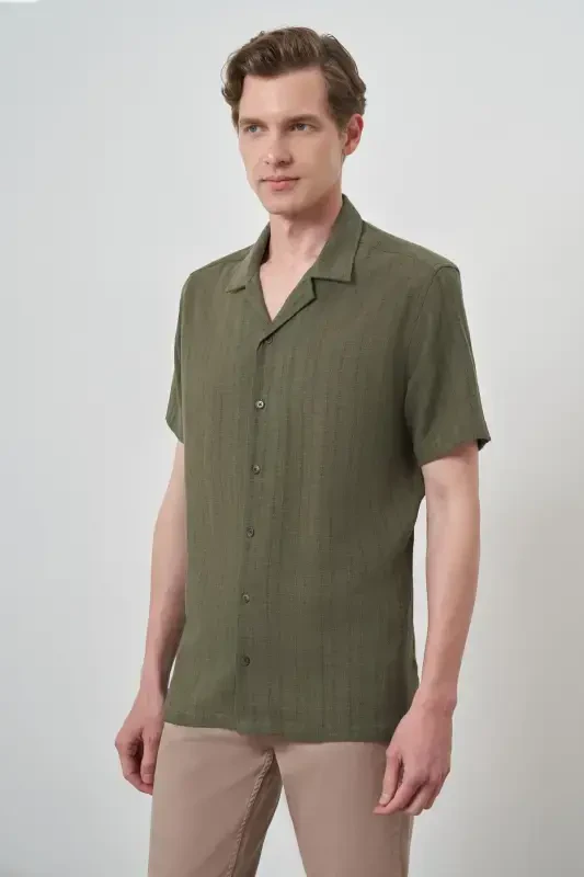 Modazone Мужская рубашка цвета хаки из льна, прямого кроя, с коротким рукавом и воротником апаш. - 4