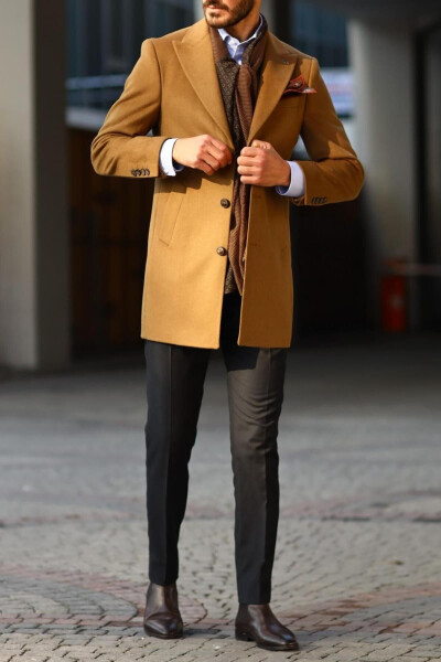 Modern design, classic men's coat with wool and polyester blend. - 1