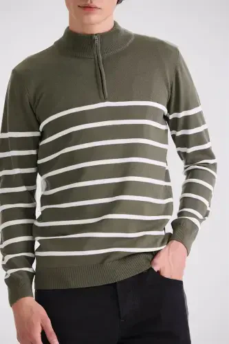 Mold Green Slim Fit Half-Mock Neck Pullover - 3