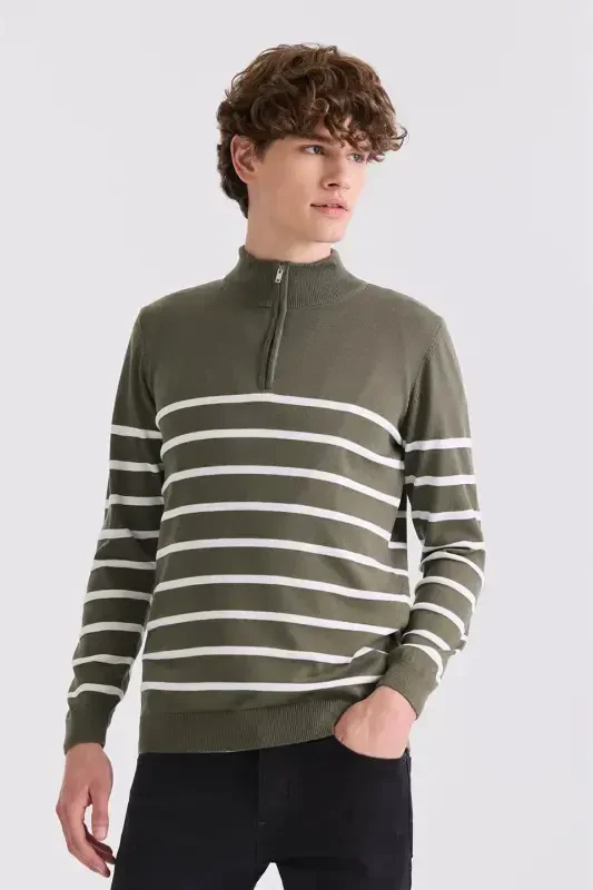 Mold Green Slim Fit Half-Mock Neck Pullover - Modazone