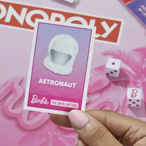 Monopoly: Barbie Nashri Stol O'yini, 2-6 O'yinchi Uchun Oilaviy O'yinlar, 8+ Yosh - 8