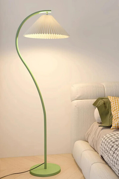 Montana Single-Leg Metal Floor Lamp - VINNER