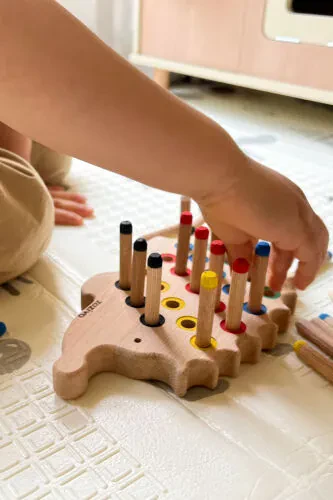 Montessori ta'limot beruvchi yog'och o'yinchoq - Rangli yog'och kirpi o'yinchoqni yig'ish - Modazone (1)